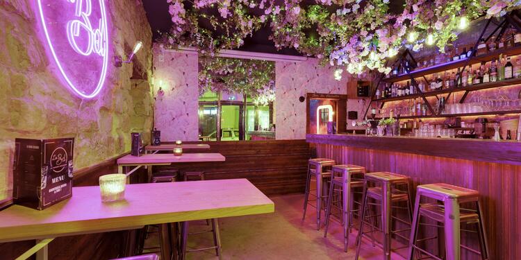 La Bonne Décision, bar