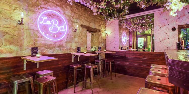 La Bonne Décision, bar