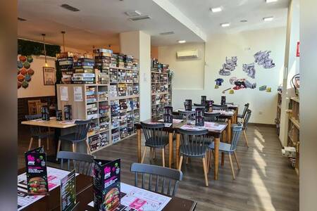 Replay boardgame Cafe, Restaurante Madrid Centro #0