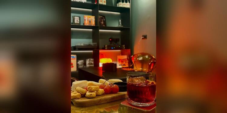 OFF Ba Bar, bar