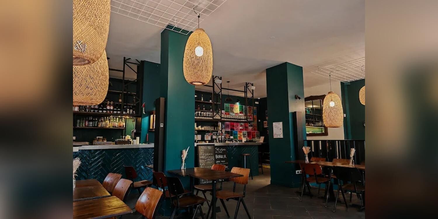 The Wrong Side, restaurant