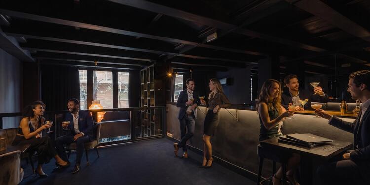 Room 108, bar