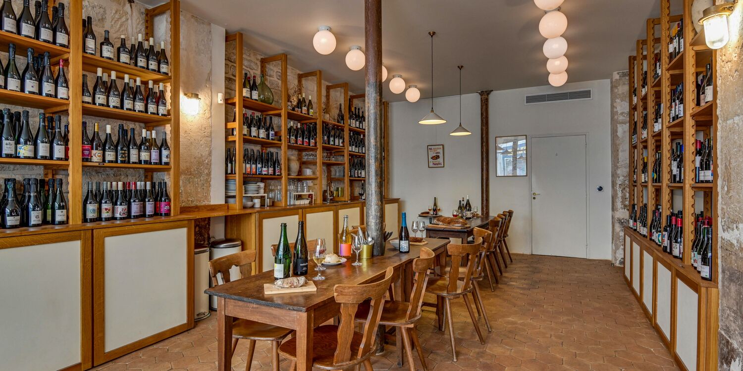 Sémélé, bar