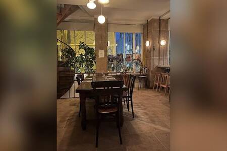 L'insolite, Restaurant Paris Folie-Méricourt #0