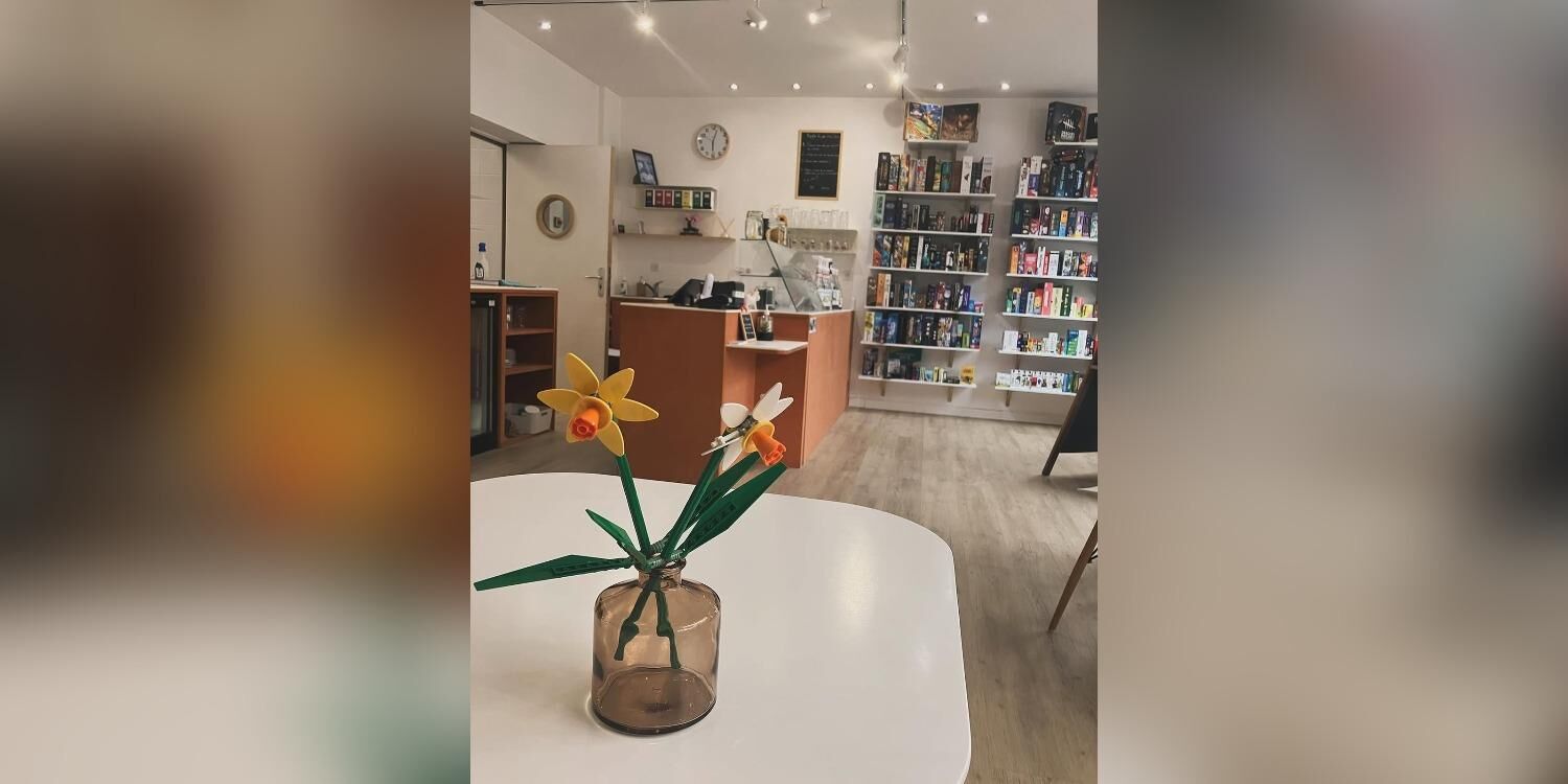 Chat Joue - Bar à jeux, bar