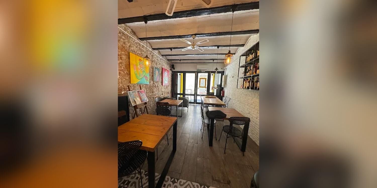The Fantastic Yellow Dragon / Hi-Fi Creative Bar, bar