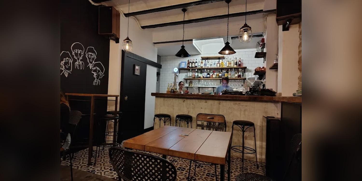 The Fantastic Yellow Dragon / Hi-Fi Creative Bar, bar