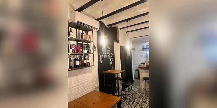 The Fantastic Yellow Dragon / Hi-Fi Creative Bar, bar