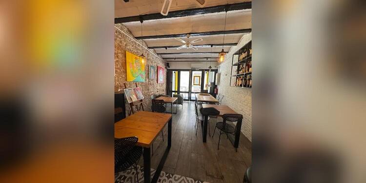 The Fantastic Yellow Dragon / Hi-Fi Creative Bar, bar
