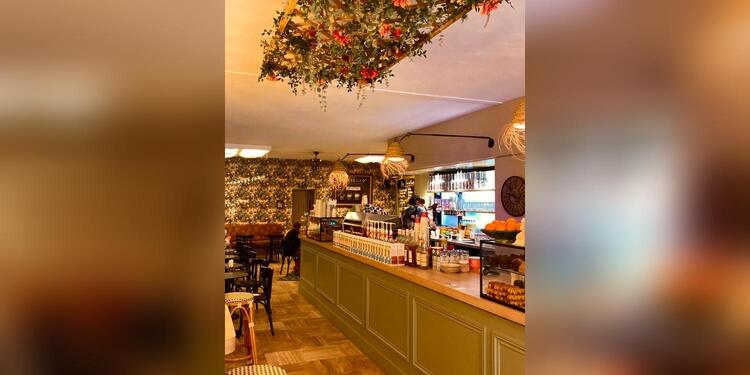 Coffee and Co, bar