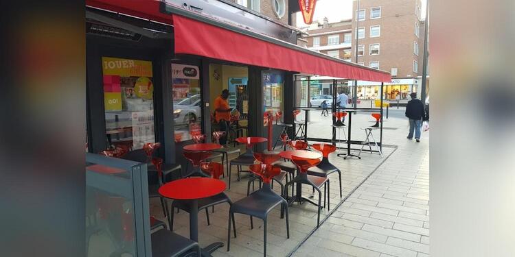 L'ECLIPSE CAFE PMU AMIGO FRANCAISE DES JEUX PMU LOTO, bar