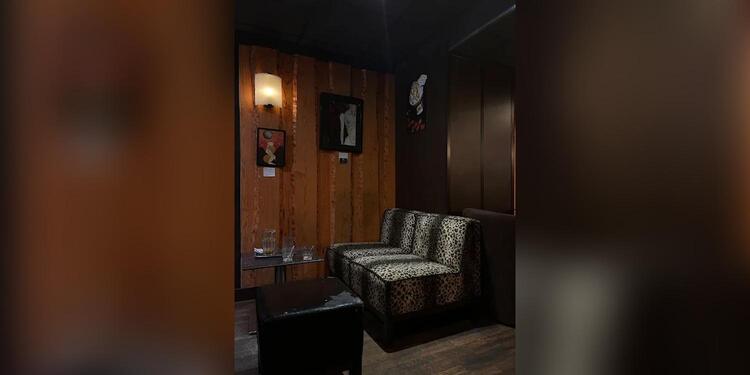 French Coffee Shop, bar