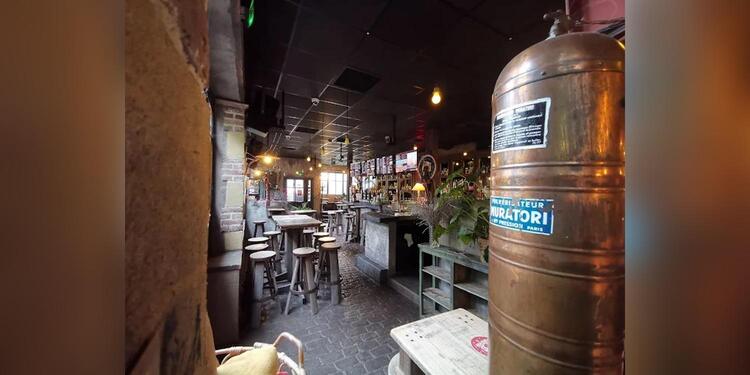 La Sourcery, bar