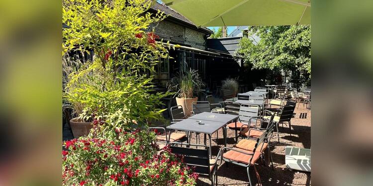 La Sourcery, bar