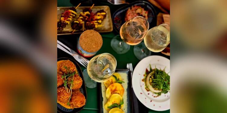 Le Poisson Rouge, bar