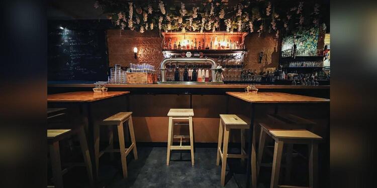 Les Brunettes: bar et restaurant, bar