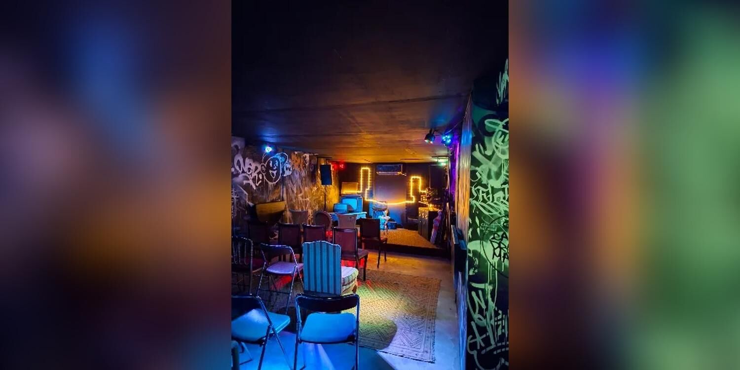 Ruines, bar