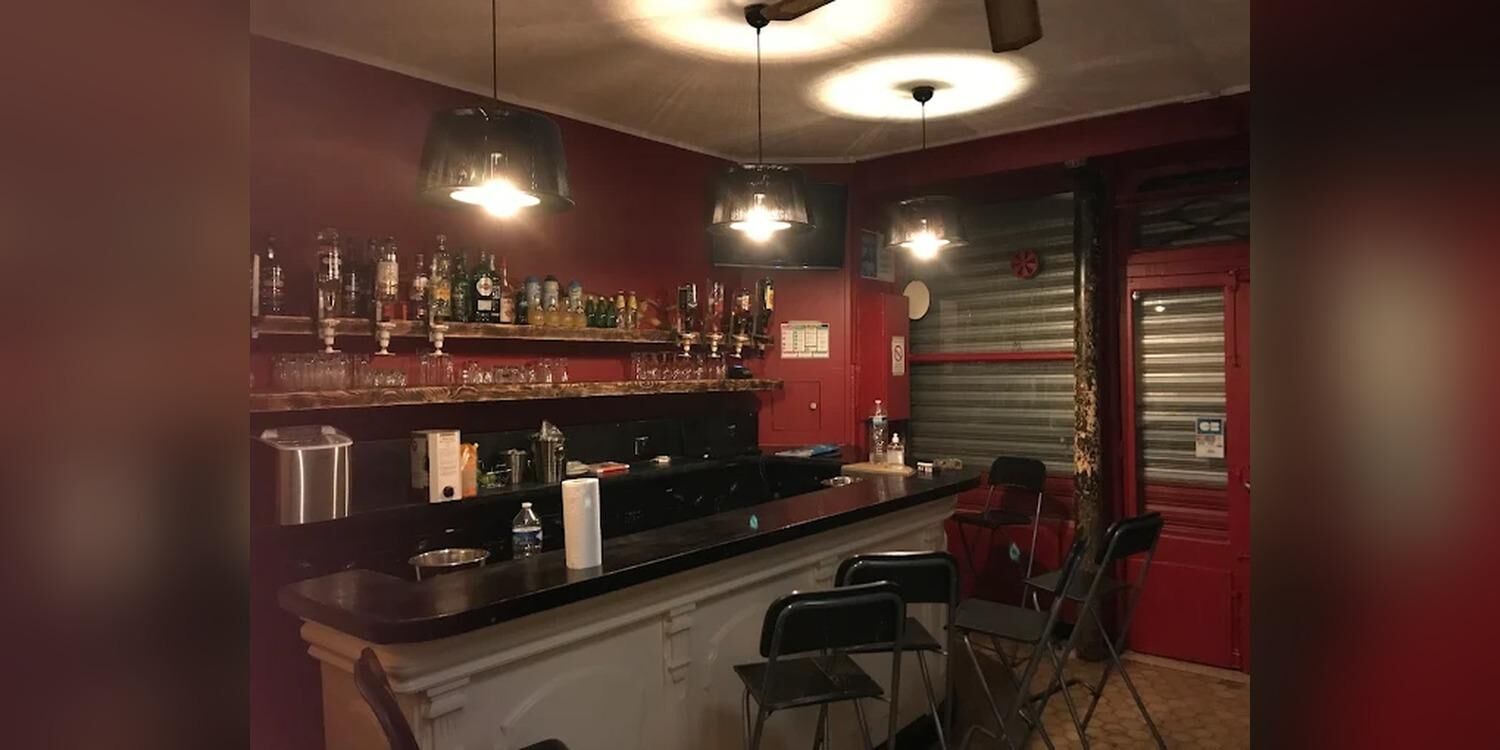 Bar Aux 3 Marches, bar