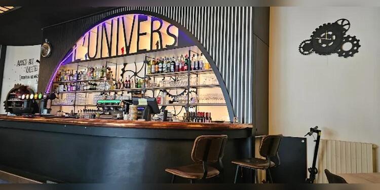 L'Univers, bar