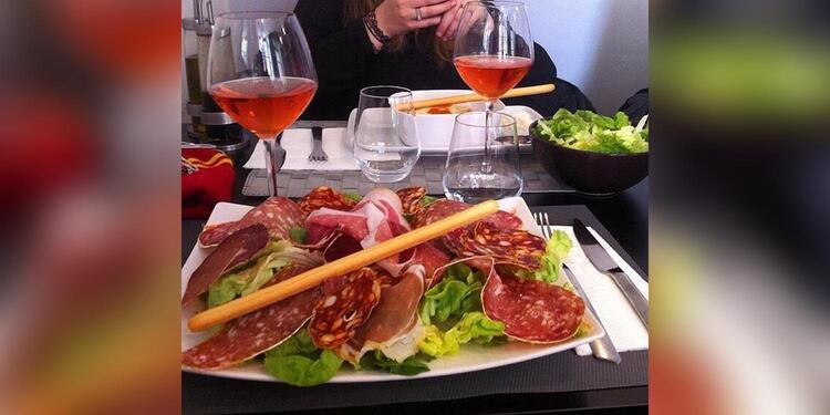 L’Épicurien, bar