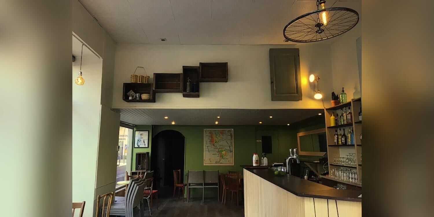 Le Café De La Place Championnet, bar