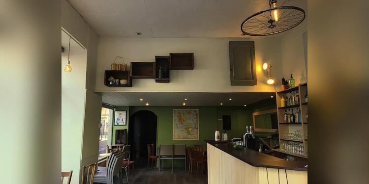 Le Café De La Place Championnet, bar