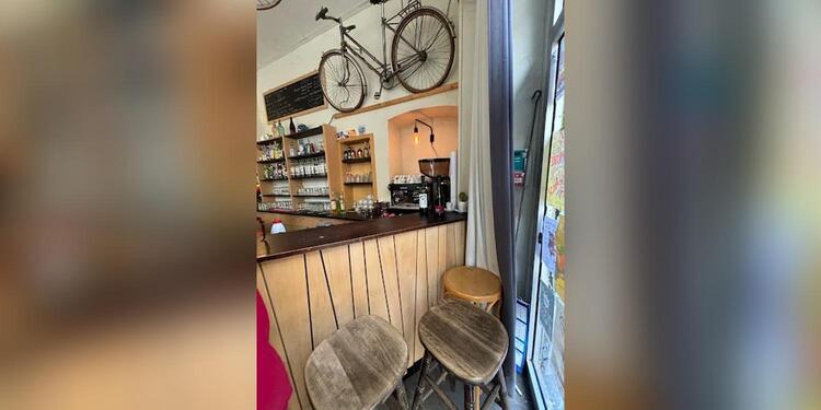 Le Café De La Place Championnet, bar
