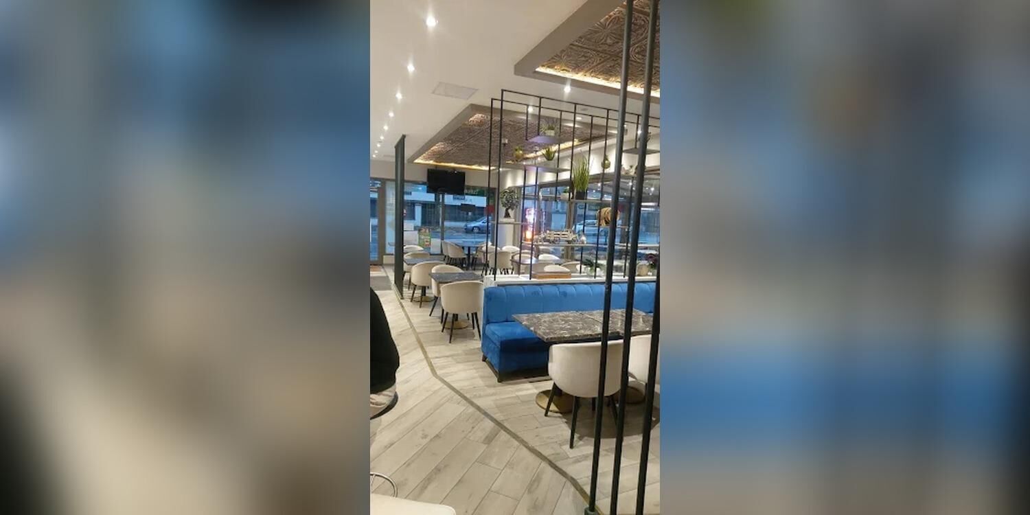 AM, bar