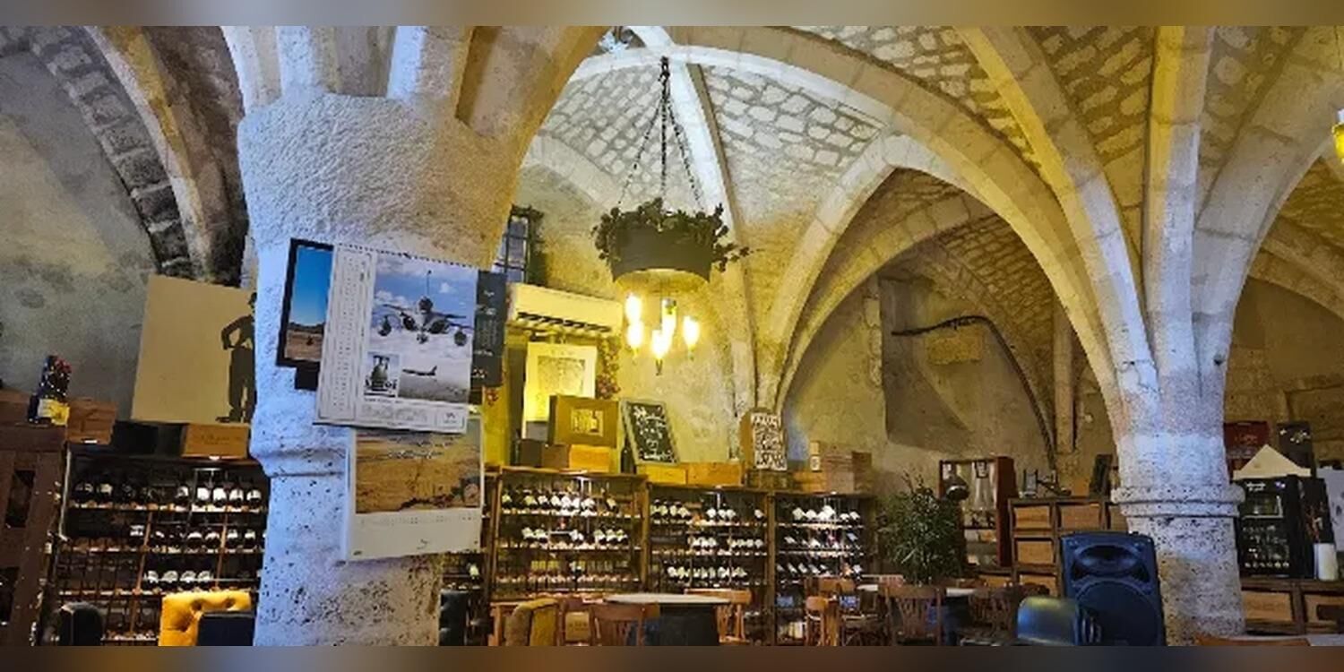 La Cave des Beaux Arts, bar