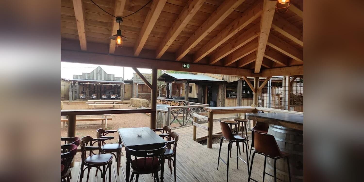 Jean Louis Le Saloon, bar