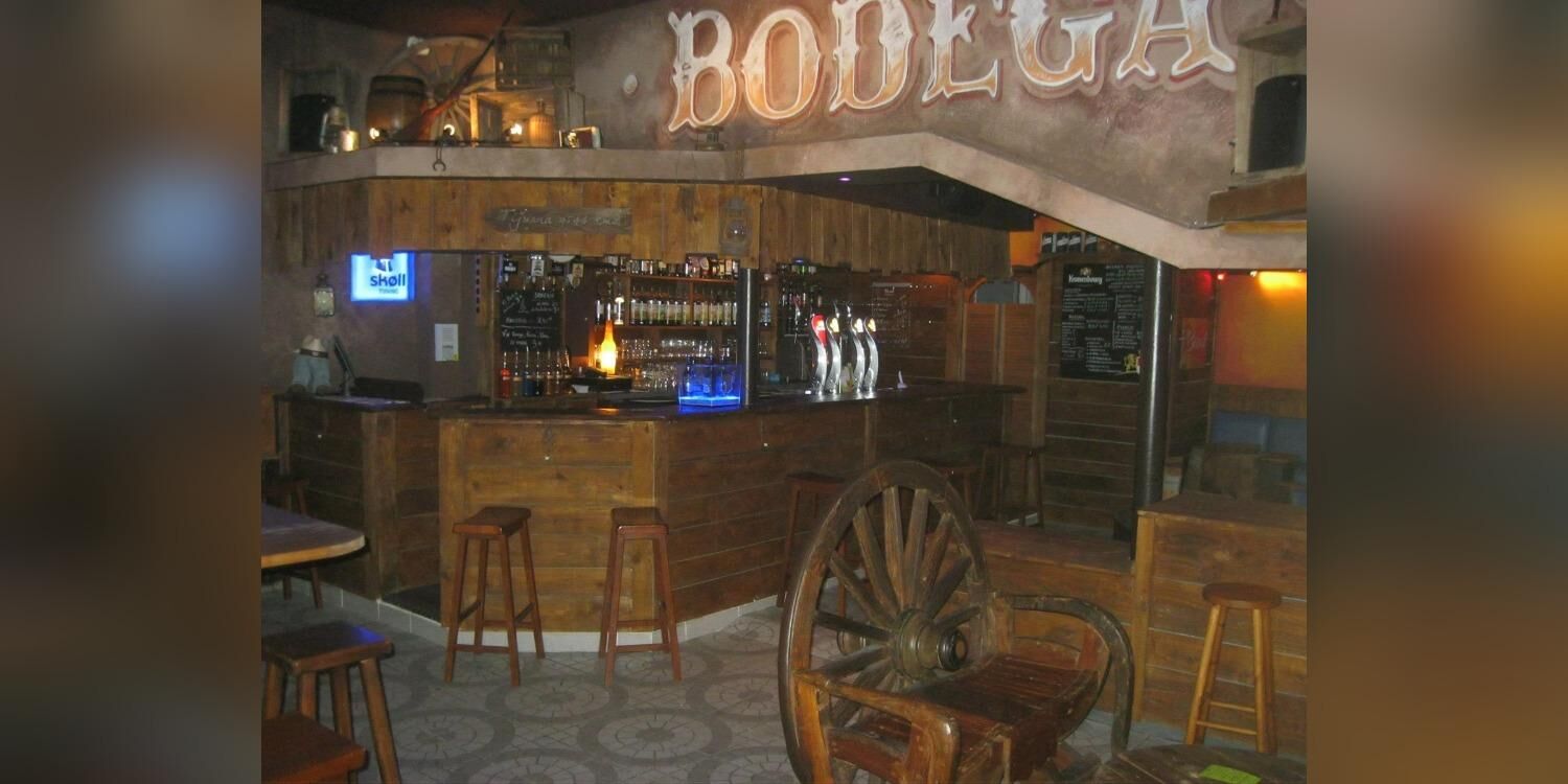 La Bodega, bar
