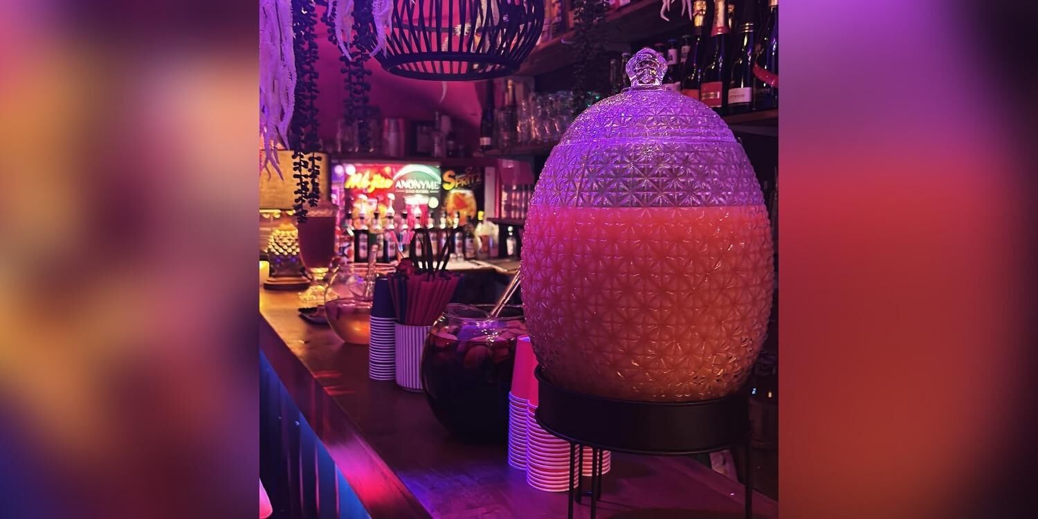 Arena Bar, bar