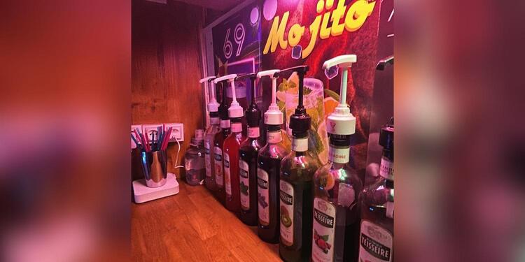 Arena Bar, bar