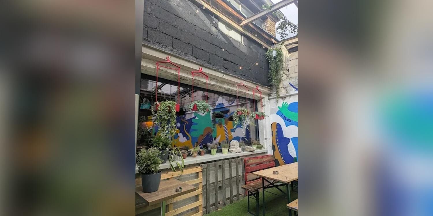 Beer Garden, bar