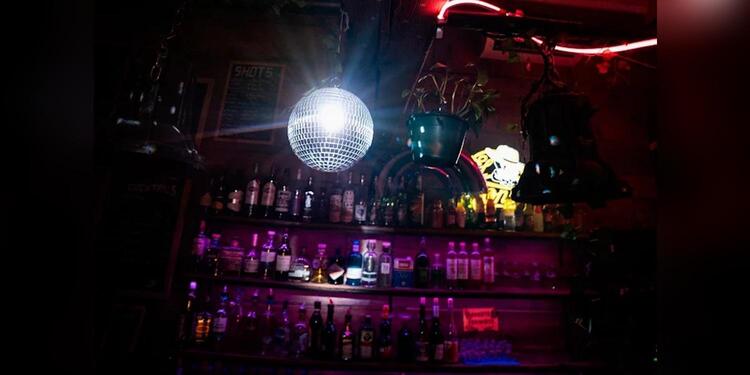LA PENTE, bar