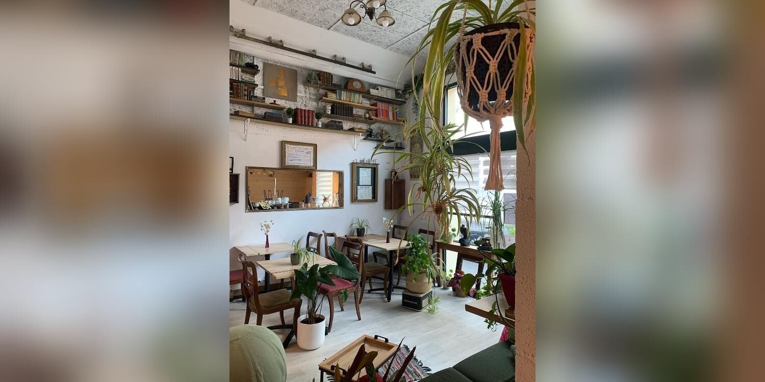L’Antre Coffeeshop, bar