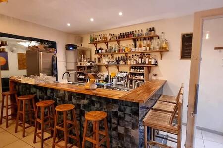 Baryum 56, Bar Avignon Place Pie #0