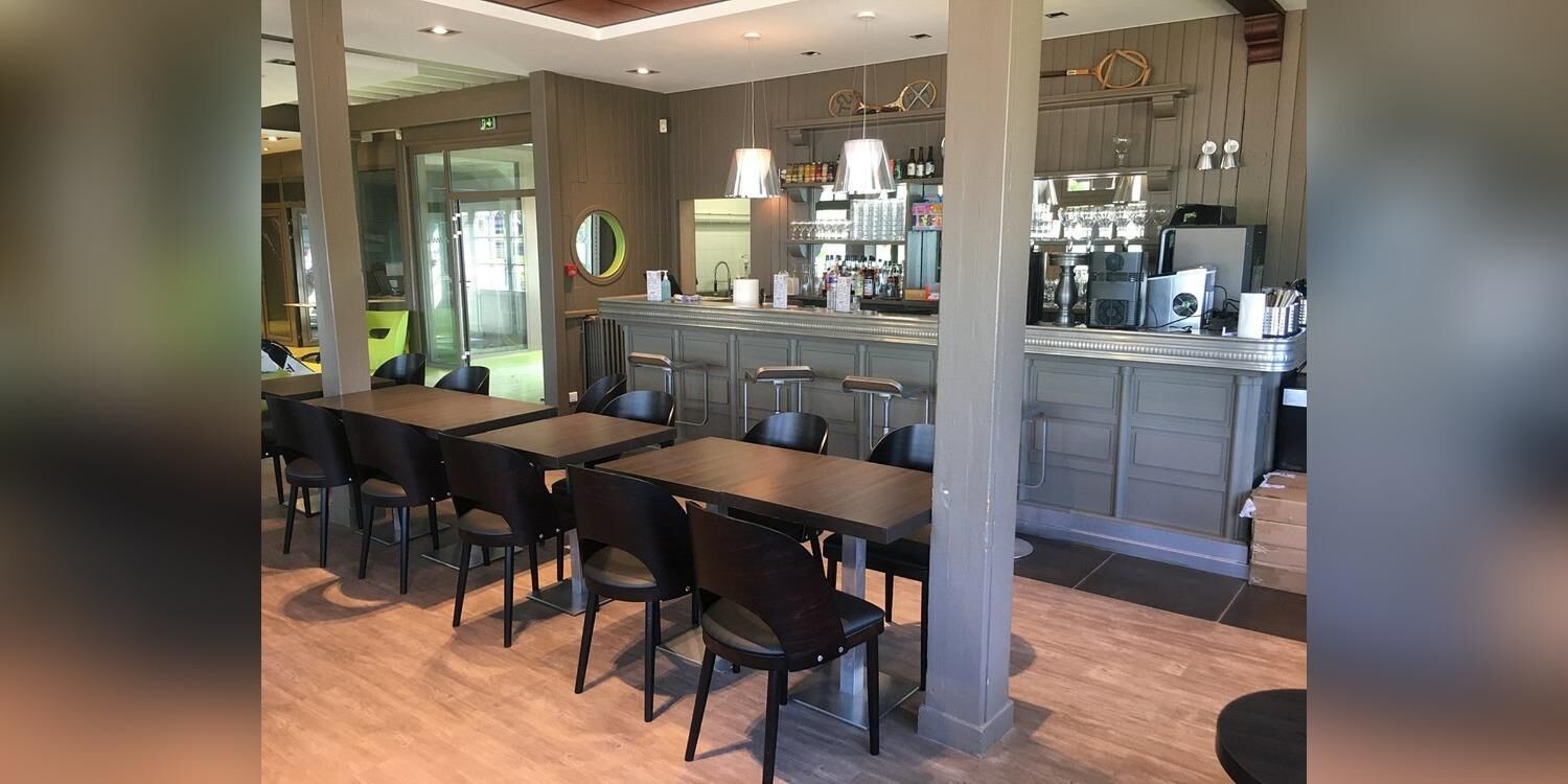 Le Break Out, bar