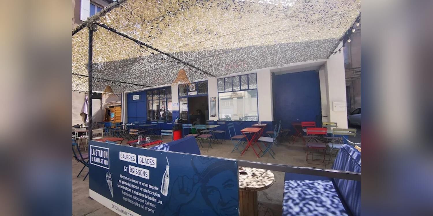 Namastrio Station Service - Glaces & Gaufres, restaurant