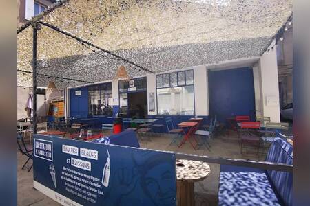 Namastrio Station Service - Glaces & Gaufres, Restaurant Avignon Place Pie #0