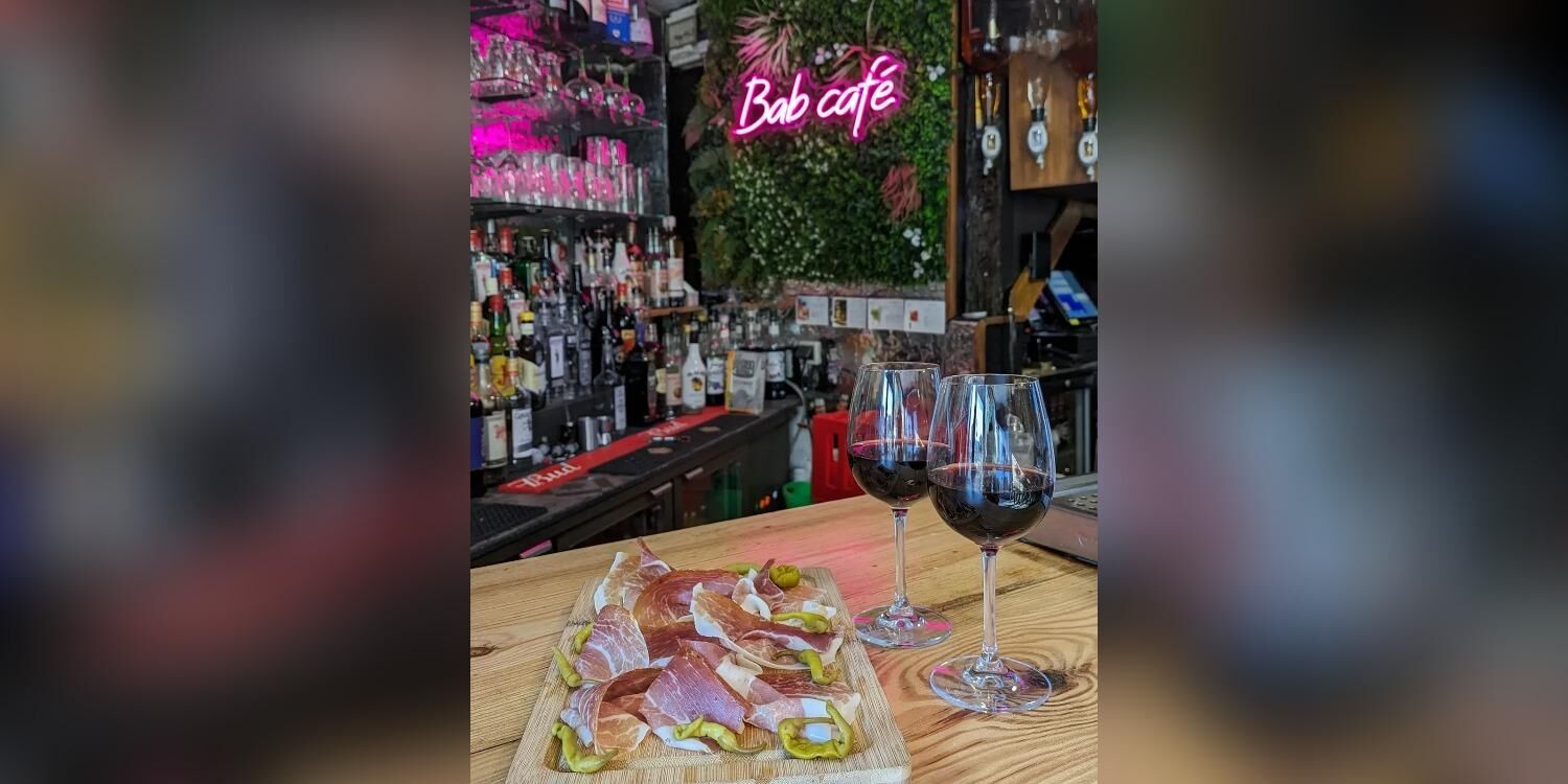 Bab café, bar