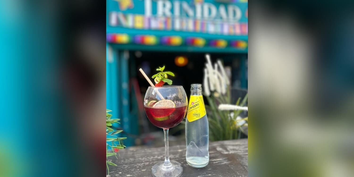 Trinidad, bar