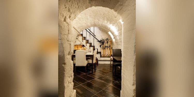 Cellar, restaurant