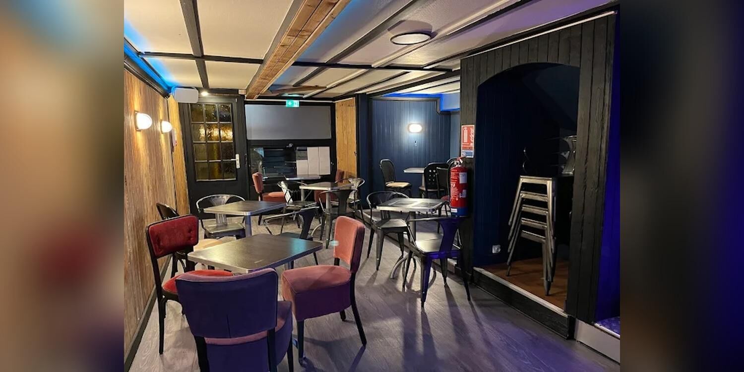 Les Fils De La Chimère, bar