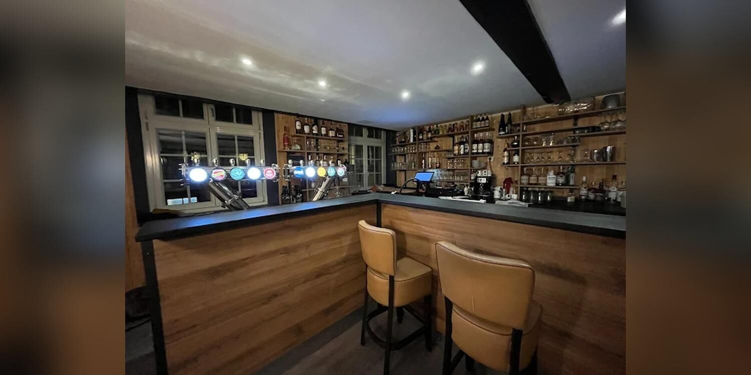 Les Fils De La Chimère, bar