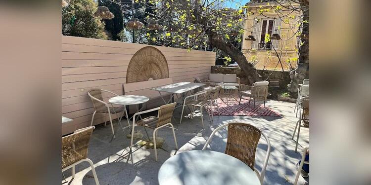 Sous le Figuier, restaurant
