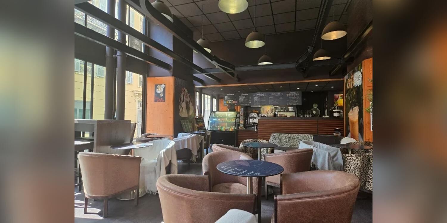 French Coffee Shop, bar