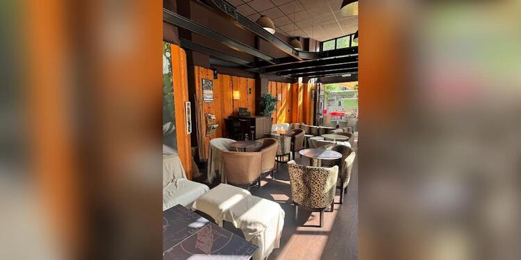French Coffee Shop, bar