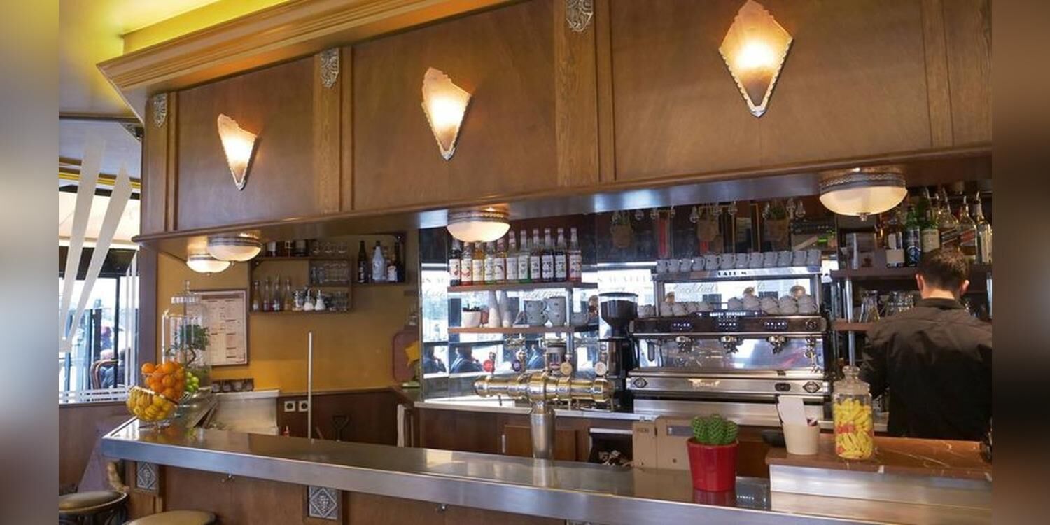 Café M, bar