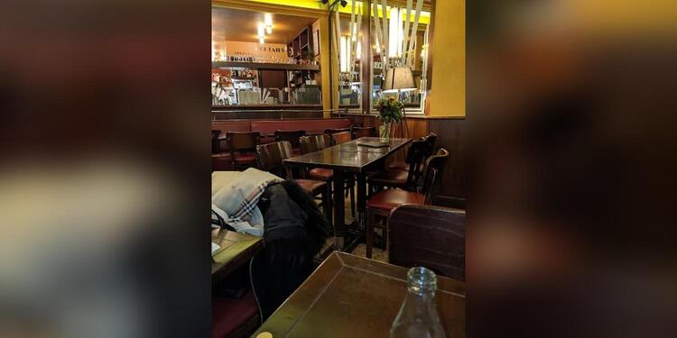 Café M, bar